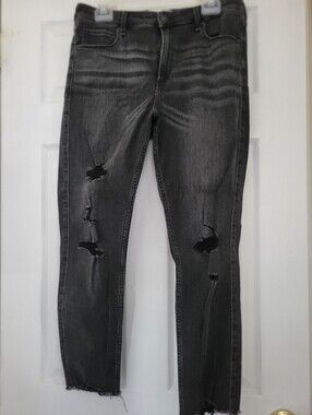 NWOT Women’s Abercrombie & Fitch Distressed Black Ripped Jeans